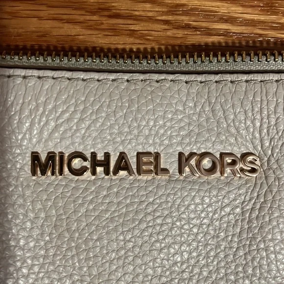 Michael Kors Leather Tote Bag - Picture 2 of 12